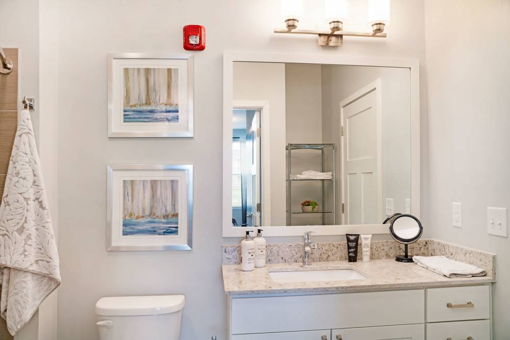 bathroom at ((location_name}} in Avon, IN