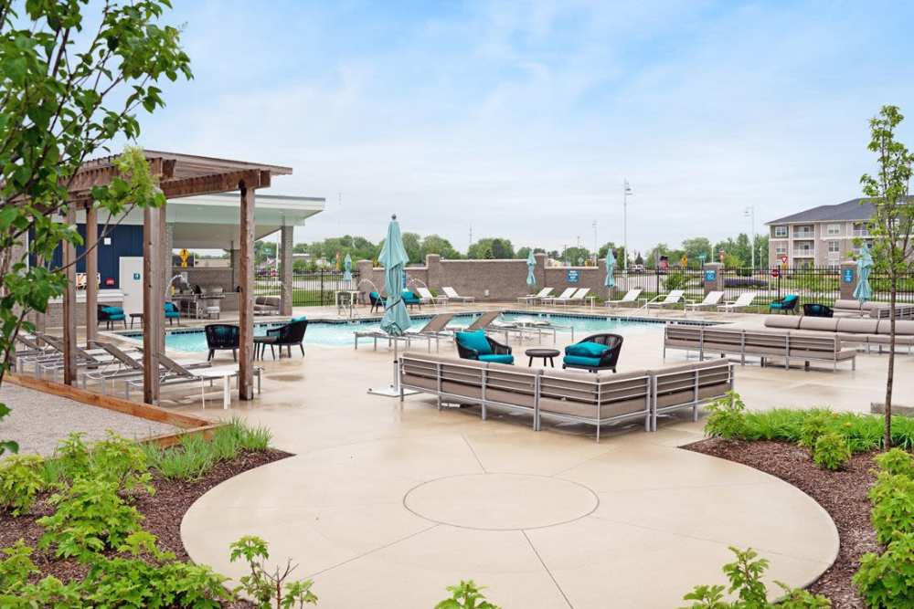 outdoor community area at ((location_name}} in Avon, IN