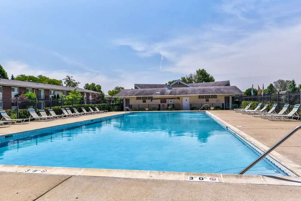 Swimming pool shade and seating area at Park Ridge Commons in Des Plaines, Illinois