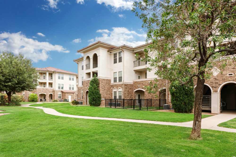 Lush green at Renaissance At North Park in Lubbock, Texas
