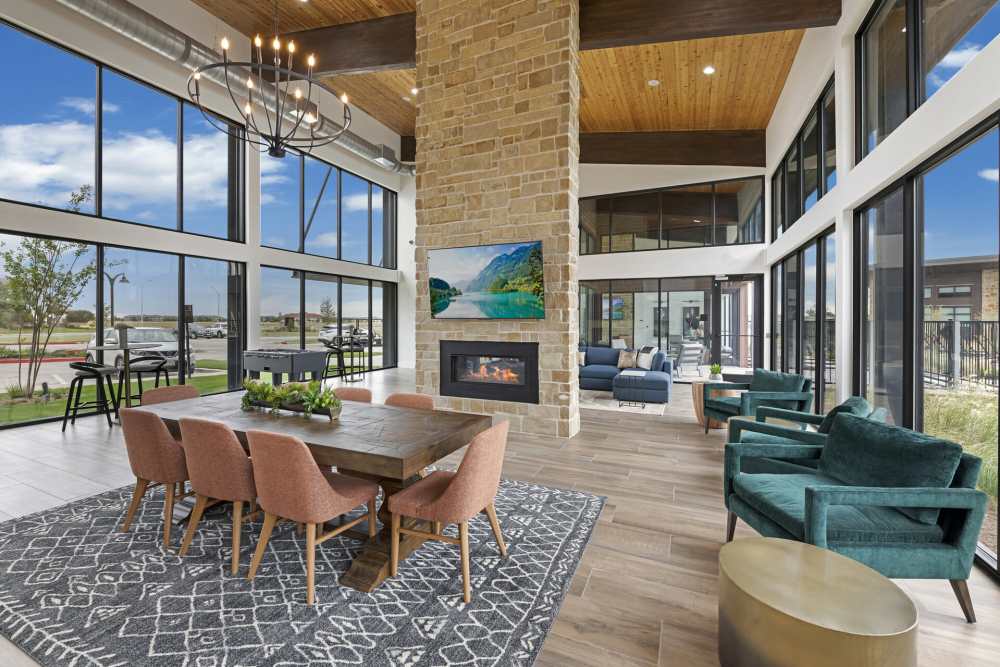 Community seating area at Slide North Apartments in Lubbock, Texas