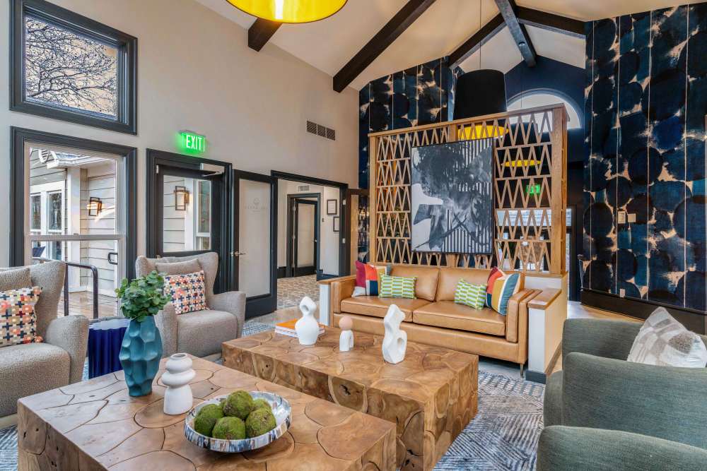 Community lounge at Knoll at Fair Oaks in Fairfax, Virginia