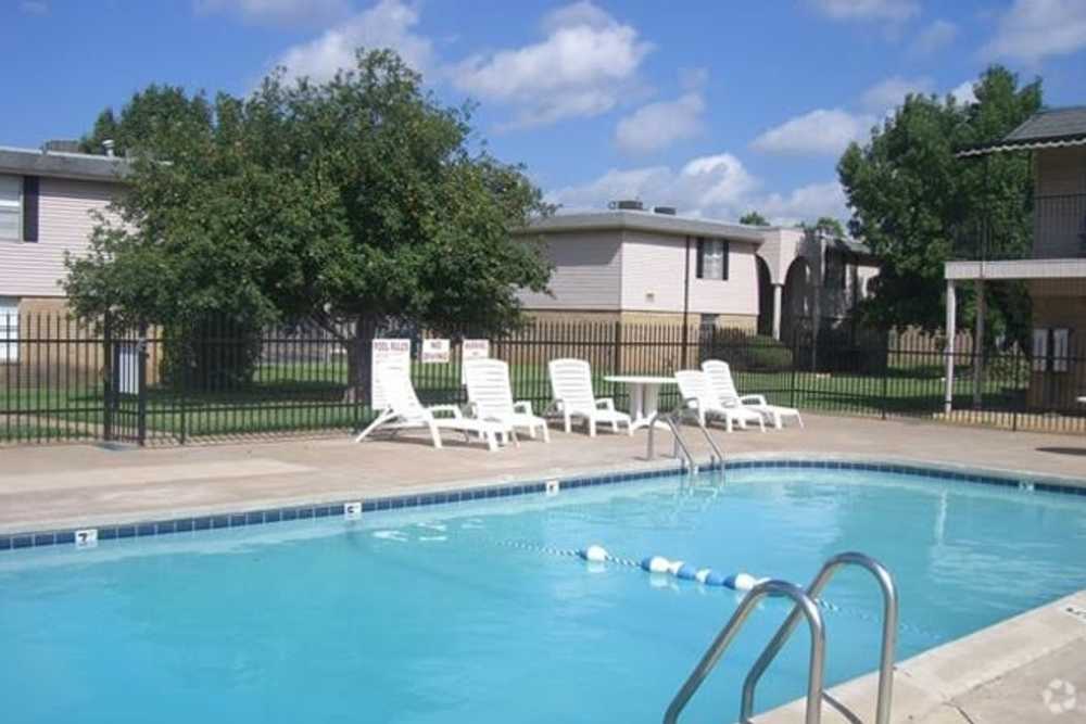 Swimming pool at Reeds Landing Apartments in Edmond, Oklahoma