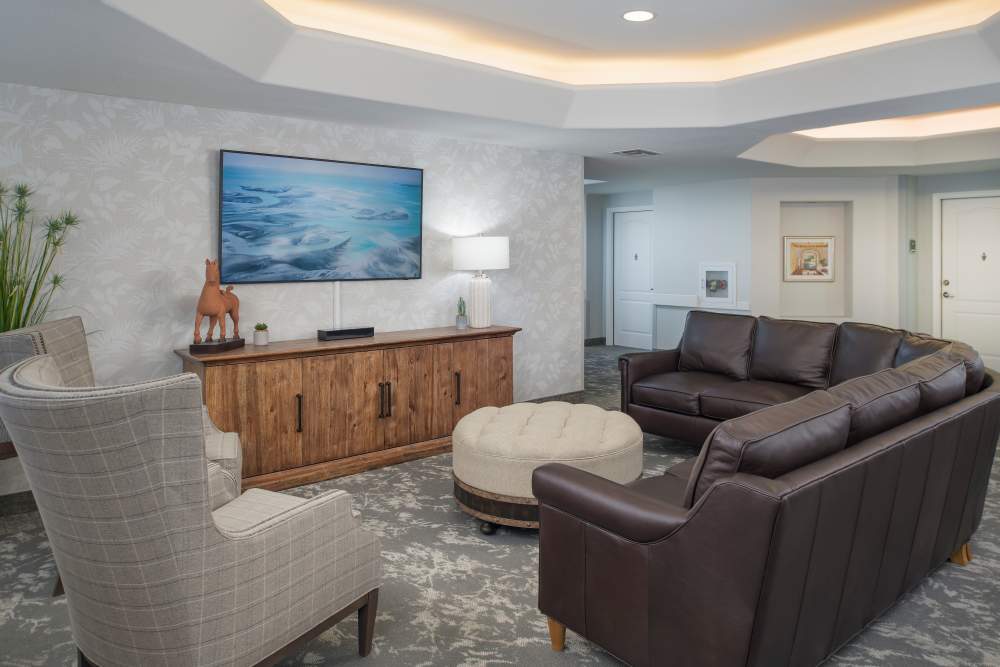Lounge area with multiple couches at Ridge at the Stratford in Phoenix, Arizona