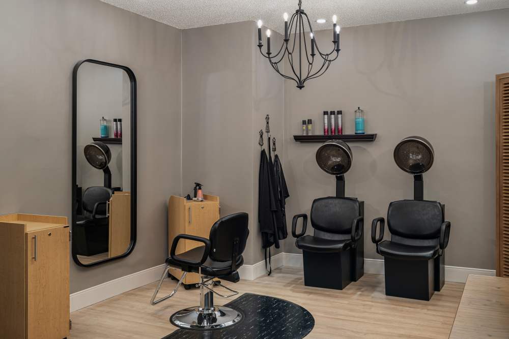 Beauty Salon at The Ridge at Oregon City in Oregon City, Oregon