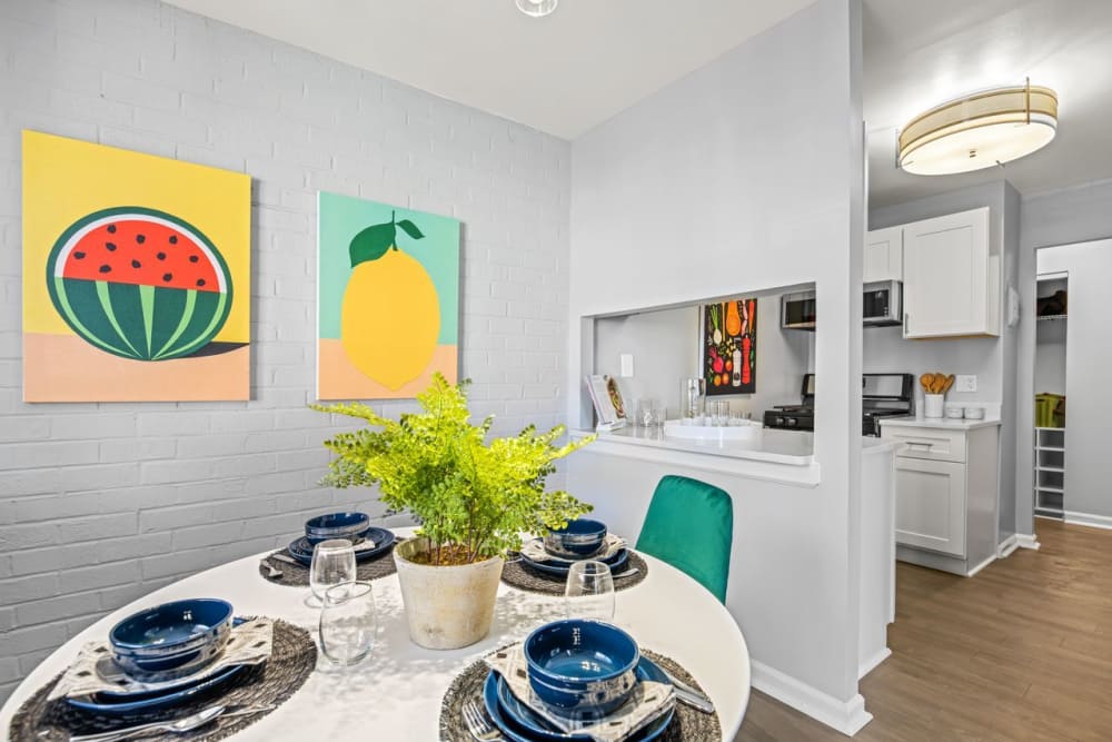 Dining area at Fairfield Crossing Apartments in Falls Church, Virginia
