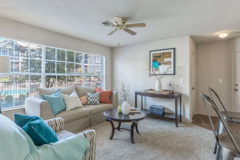 Open living space at Villas at Bailey Ranch Apartment Homes in Owasso, Oklahoma