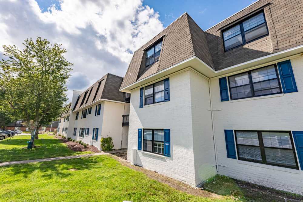 Exterior of the building at Huffman Mill Townhomes in Burlington, North Carolina,