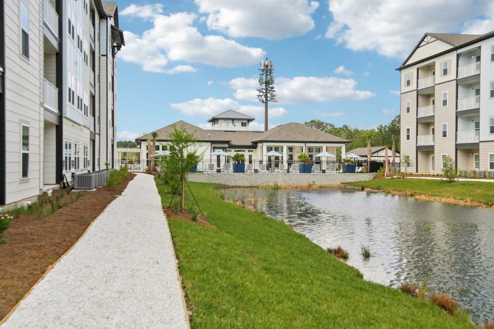 Waterside walking trail at Avion Apartments in Jacksonville, Florida