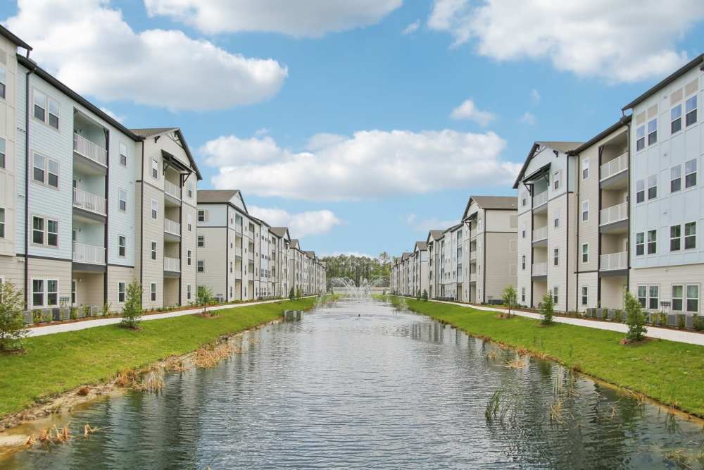Water feature at Avion Apartments in Jacksonville, Florida