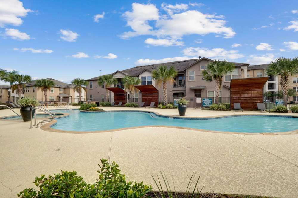 Resort-style swimming pool at Seagrove in Conroe, Texas