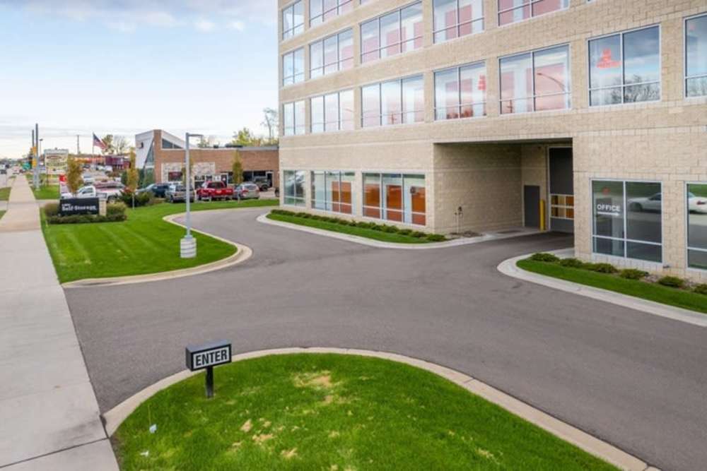 Roads Leading to 1-800-Self-Storage.com in Troy, Michigan