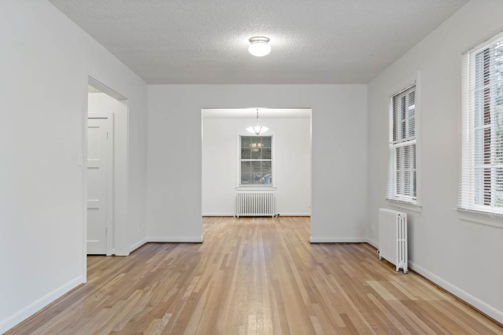 Broadmoor community open concept living with hardwood floors