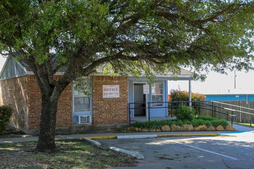 Apartment office at Park Ridge in Gainesville, Texas