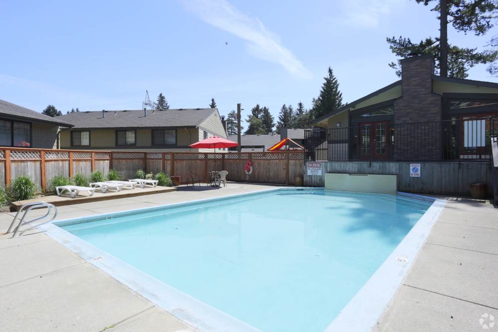 Swimming pool at The Rosewood Apartments in Vancouver, Washington
