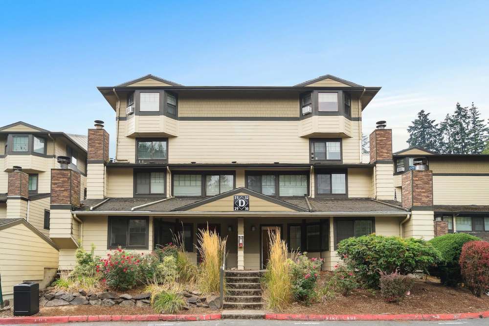 Exterior of the building at The Rosewood Apartments in Vancouver, Washington