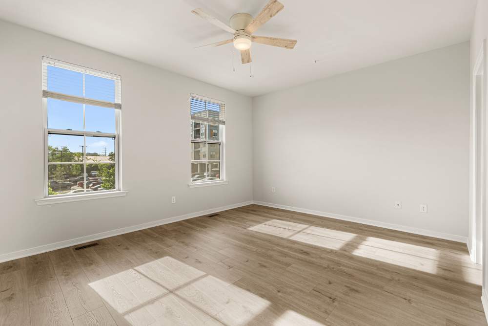 Spacious bedroom with ceiling fan at The Westbrook at Brewer's Row in Richmond, Virginia