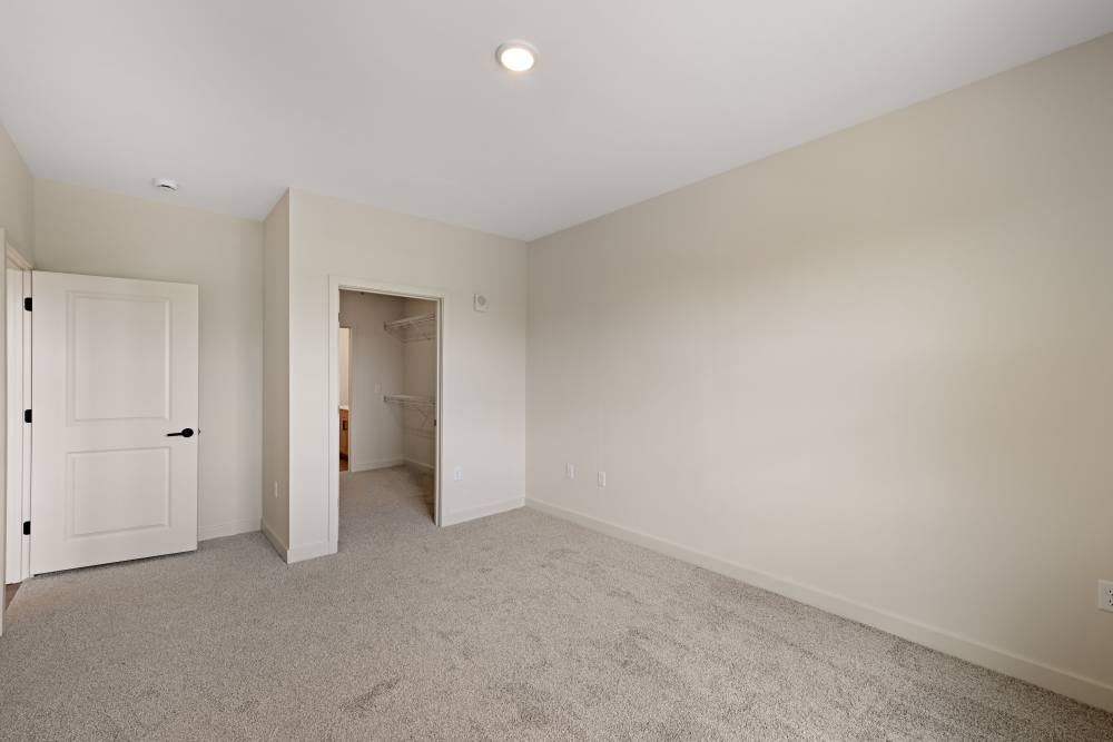 Room with carpet Canopy on Western in Waldorf, Maryland