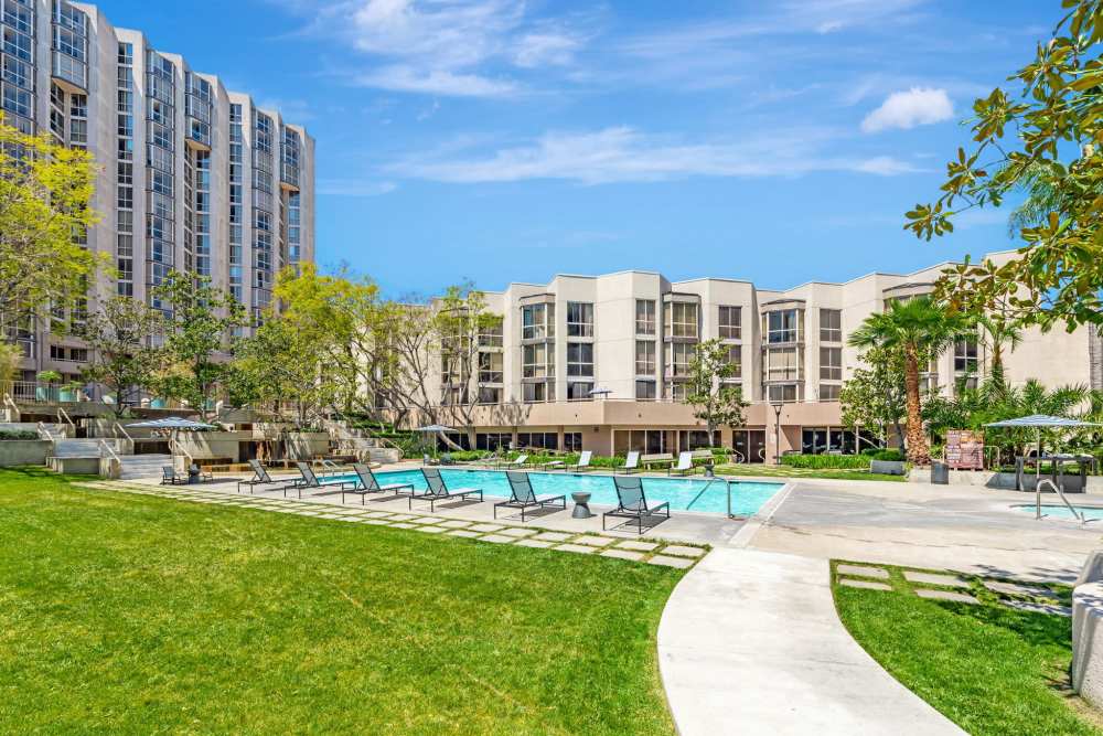 Fountain and pool at Promenade Towers in Los Angeles, California