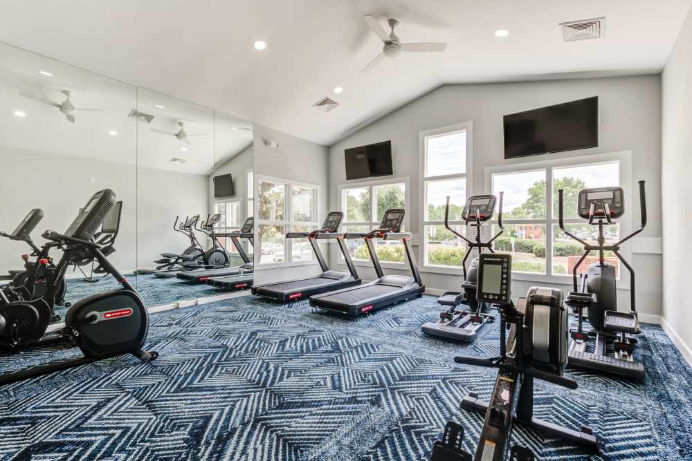 Fully Equipped Fitness Center at Chase Heritage in Sterling, VA