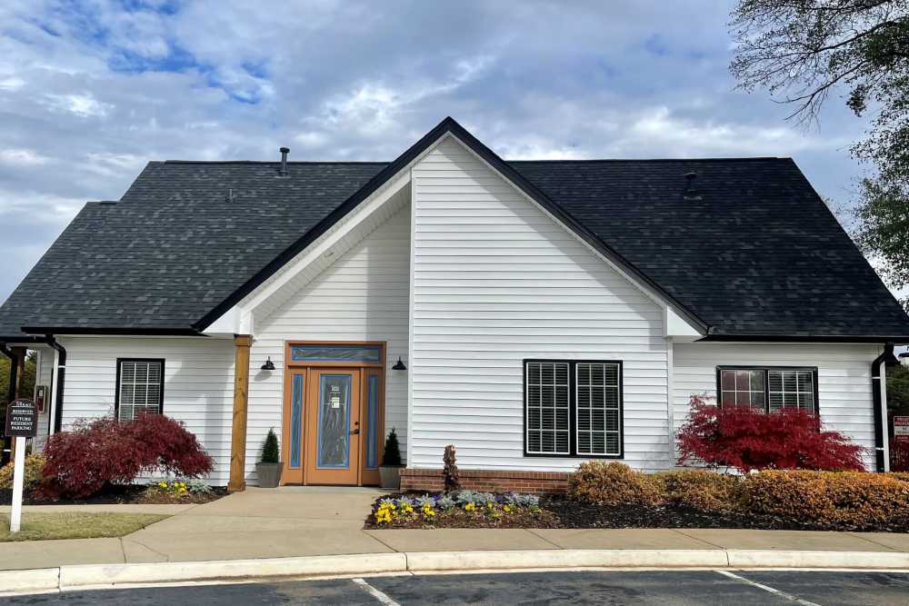 View of exterior of the apartment at Park on Gilder Creek in Mauldin, South Carolina