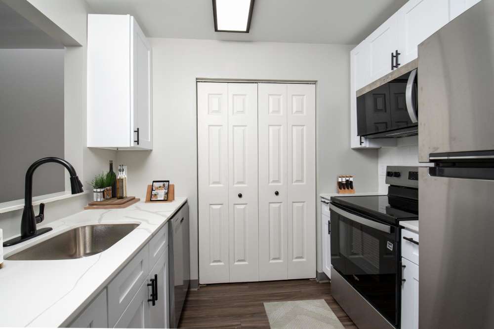 KITCHEN at Iron Ridge and Stonegate Apartments in Elkton, Maryland