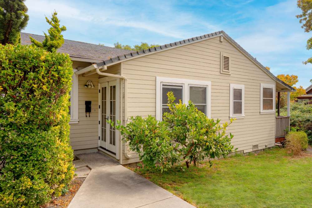 Green lawn outside the house at Copa Cabanas in Santa Cruz, California,