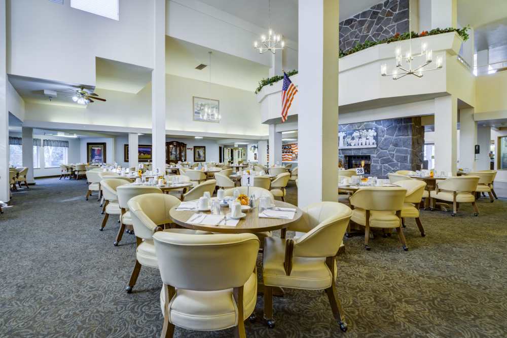 Dining hall at Truewood by Merrill, Fig Garden in Fresno, California