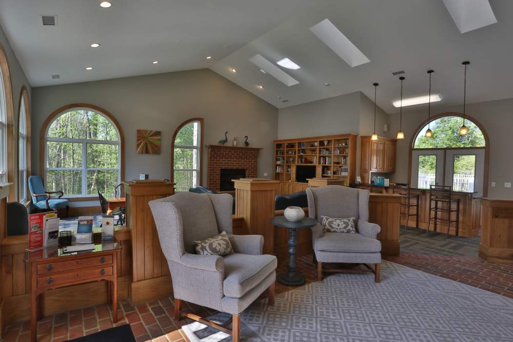 Clubhouse with ample amount sitting space at Chickahominy Bluff in Mechanicsville,Virginia