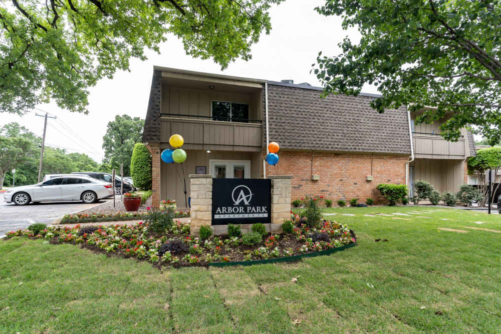 Charming community of Arbor Park Apartments in Hurst, Texas