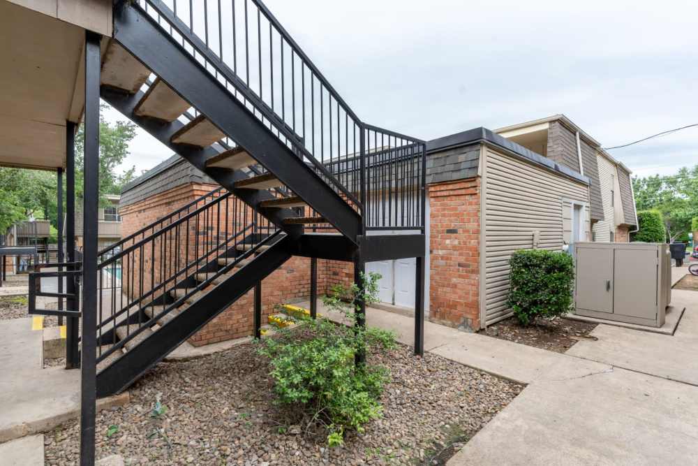 Leasing office at Arbor Park Apartments in Hurst, Texas
