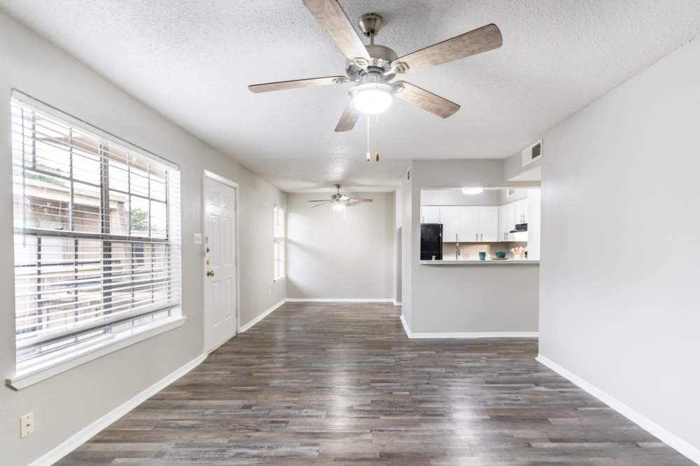 LIving room at Arbor Park Apartments in Hurst, Texas