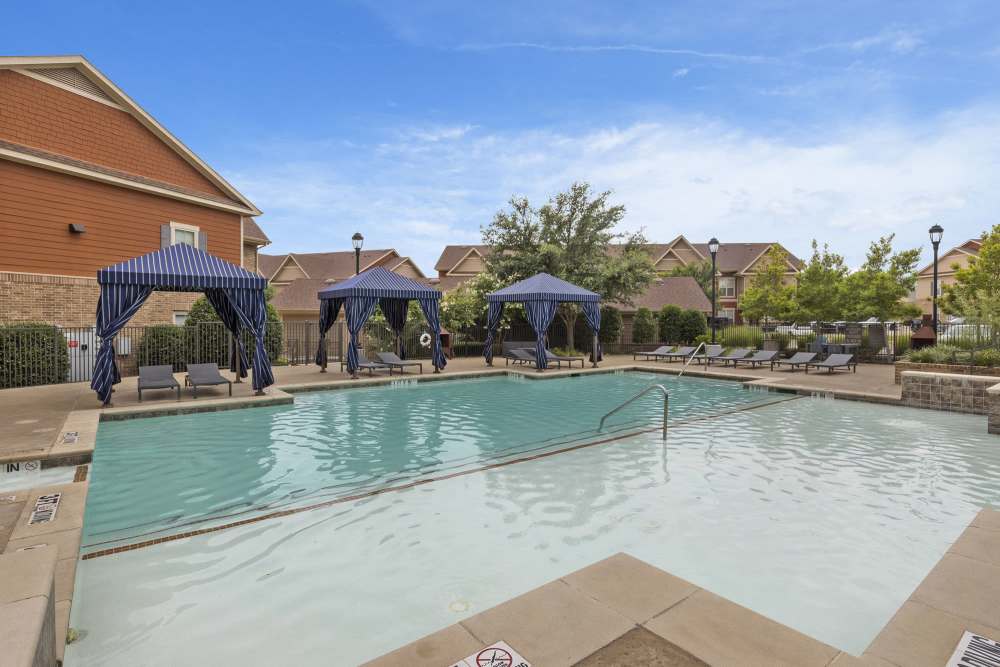 Sparkling swimming pool at Ashwood in Pflugerville, Texas 