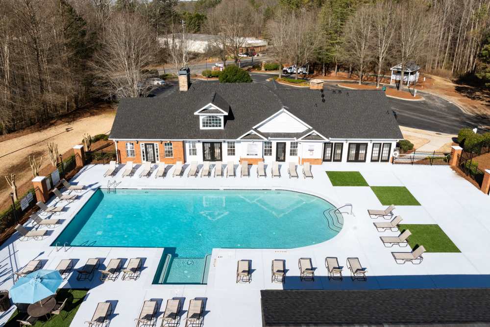 Landings at Sweetwater Creek apartments swimming pool