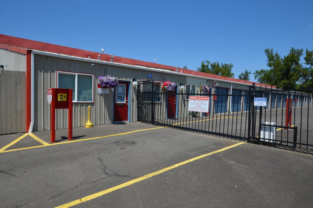 Entrance of Self storage from Airport Self Storage in Salem, Oregon