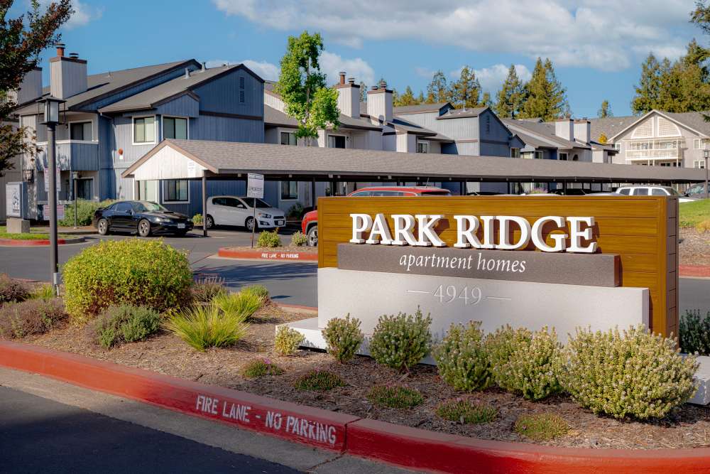 Sign at Park Ridge Apartment Homes in Rohnert Park, California