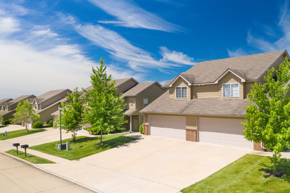 Charming community at Cross Creek Villas in Columbia, Missouri, 