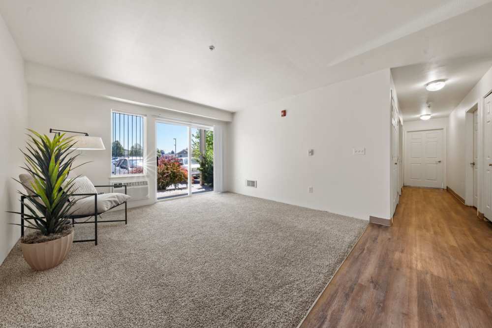 Heron Creek 3x2 Living Room & Patio 3  Photo Gallery | Heron Creek Apartments in Moses Lake, Washington