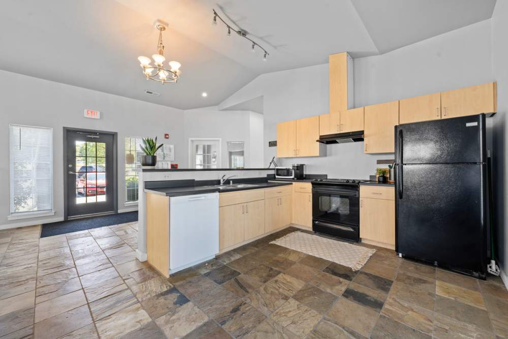 Heron Creek Amenities Leasing Office Kitchen Photo Gallery | Heron Creek Apartments in Moses Lake, Washington