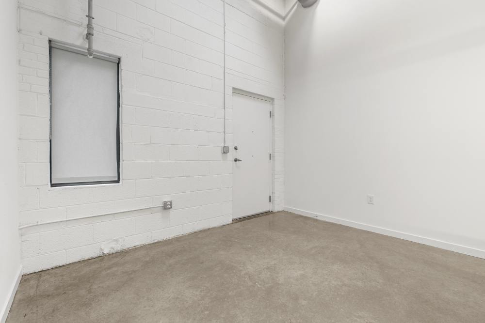 THE WHITE ROOM