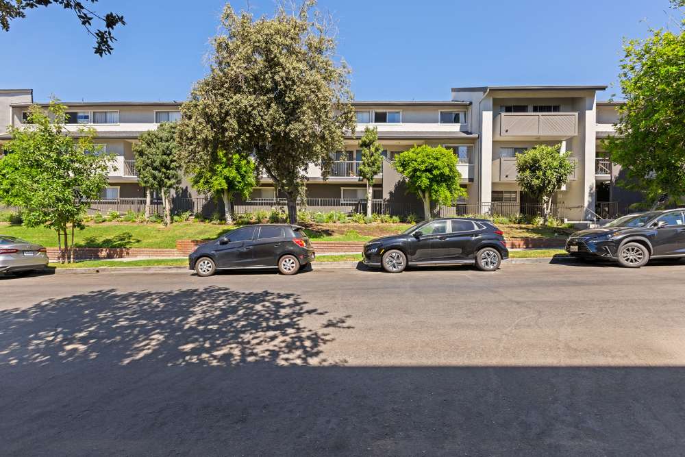 cars parking at The Indie Glendale Collection in Glendale, California