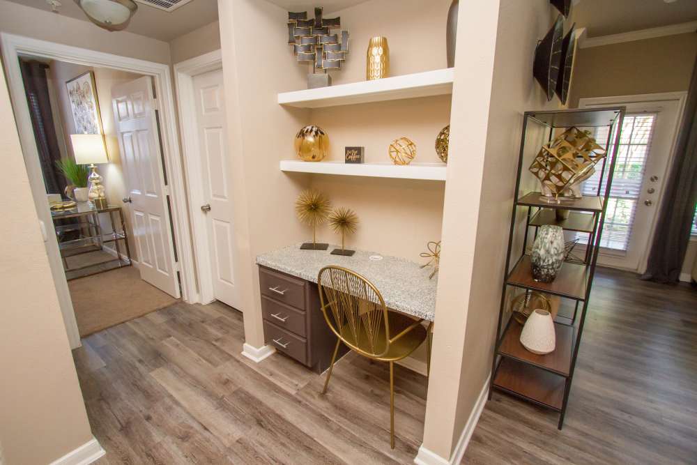 All the space you need to live, work, and play at The Veranda in Texas City.