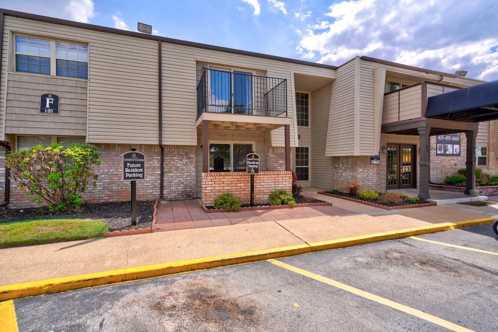Sidewalk aside building at Council Crossing in Bethany, Oklahoma 