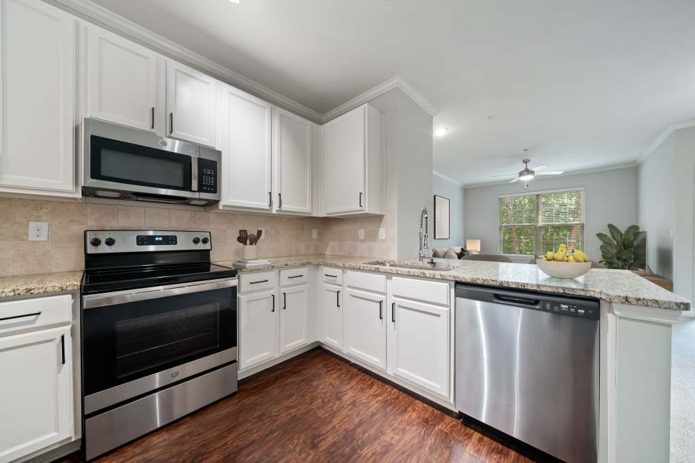 Asheville, NC Apartments - Retreat At Hunt Hill - Fully equipped kitchen area