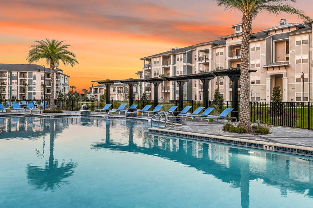 Swimming pool at Champions Vue Apartments in Davenport, Florida