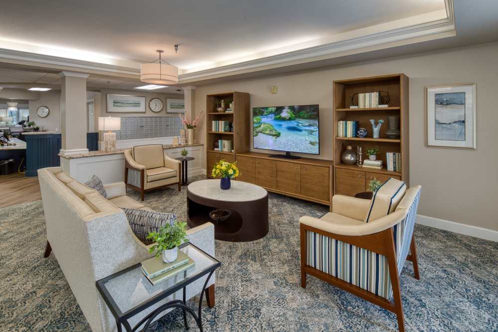 Comfortable lounge with fireplace at The Commons on Thornton in Stockton, California