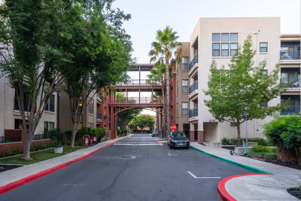 Property exterior with well-designed walkways at LINQ Midtown in Sacramento,California