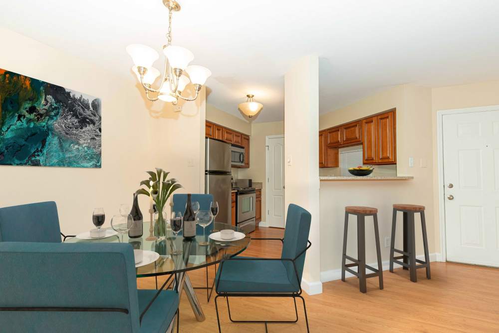 Dining area at Peachtree Apartments in Chesterfield, Missouri