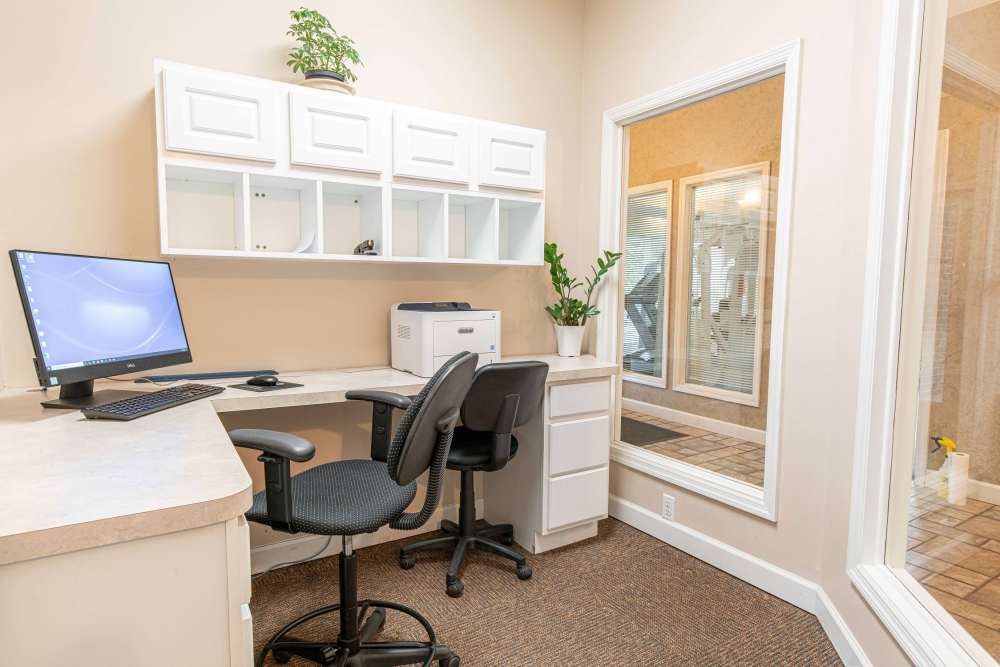 Business center at Peachtree Apartments in Chesterfield, Missouri