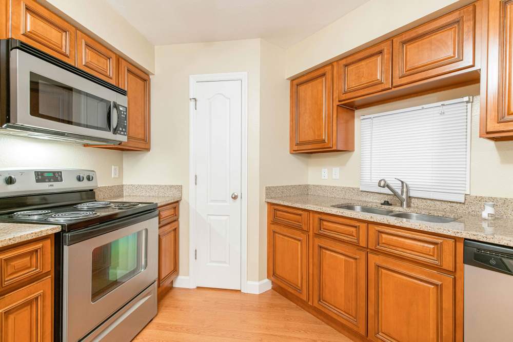 Kitchenat Peachtree Apartments in Chesterfield, Missouri
